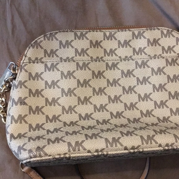 Michael Kors side bag - Picture 3 of 3
